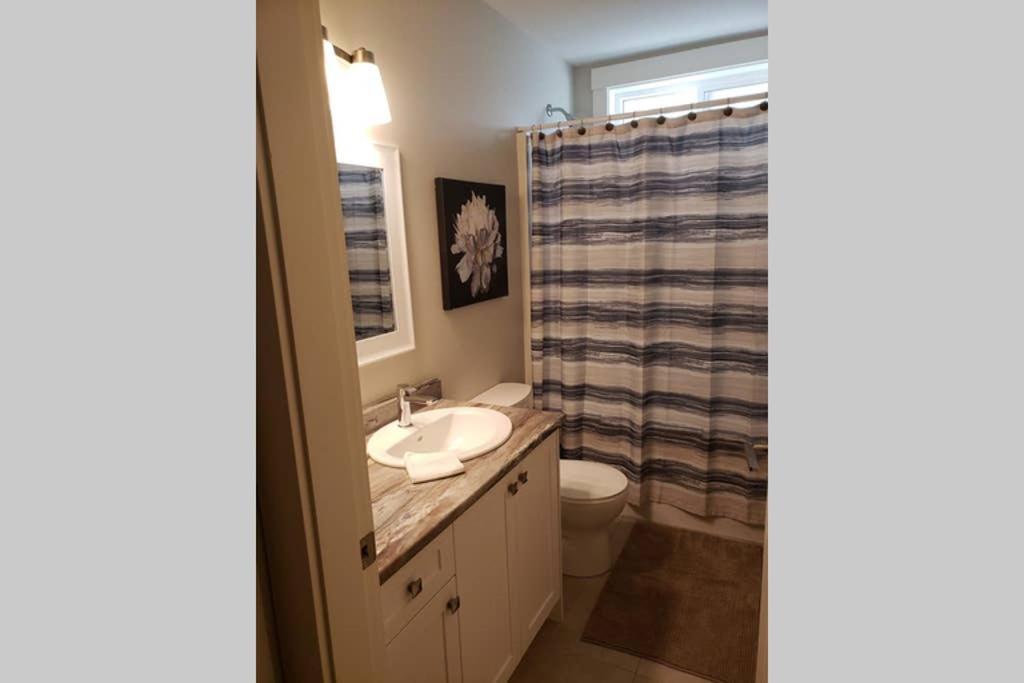 A Cozy Family Get Away Suite In South Nanaimo Eksteriør bilde